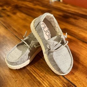 Hey dudes brand new size 8 toddler